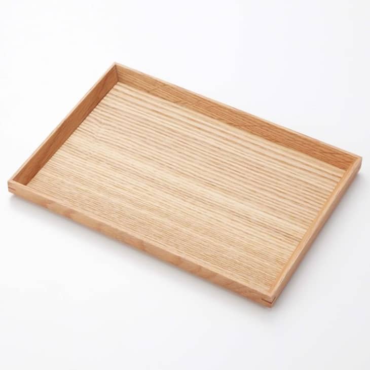 Engineered wood tray in oak finish