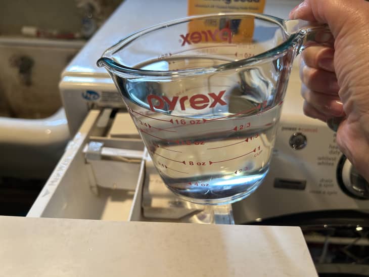 How I Clean My Washing Machine Using Vinegar and Baking Soda