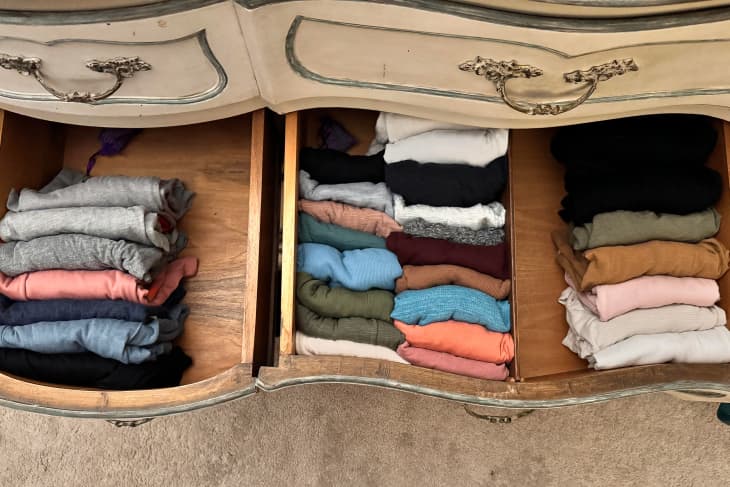 What Happened When I Tried “Clutter Cleansing” My Clothes | Apartment ...