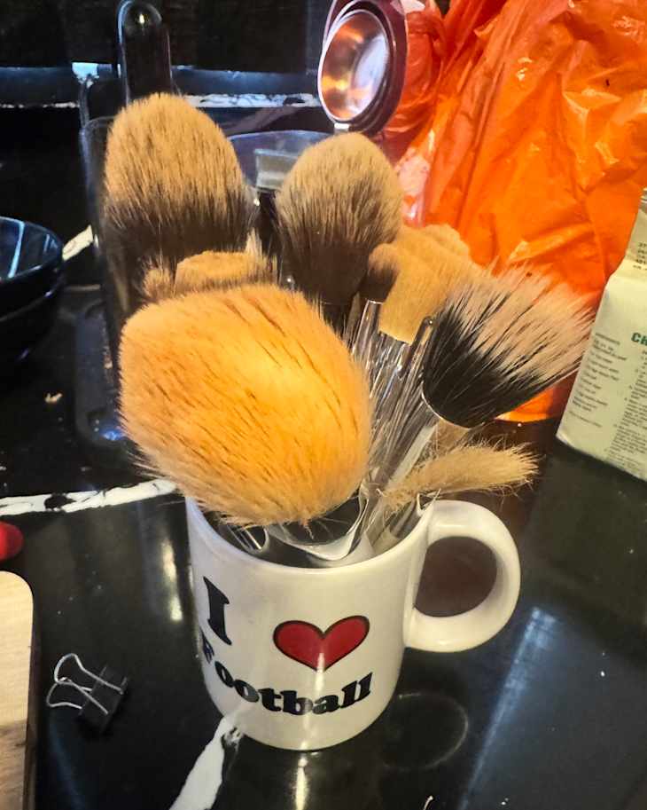 My Mom’s Cleaning Method for Makeup Brushes Apartment Therapy