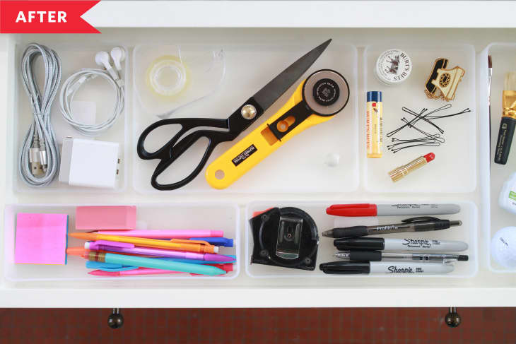 Keep your desk tidy & organized with a DIY cardboard organizer