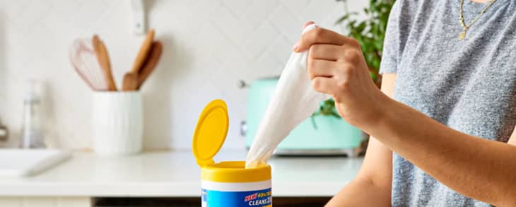 Clorox-disinfecting-wipes