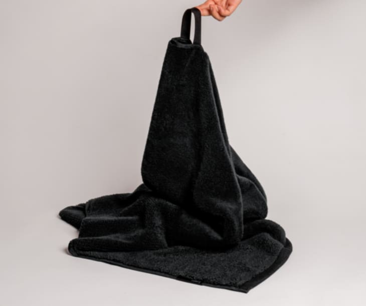 产品形象:黑色浴巾