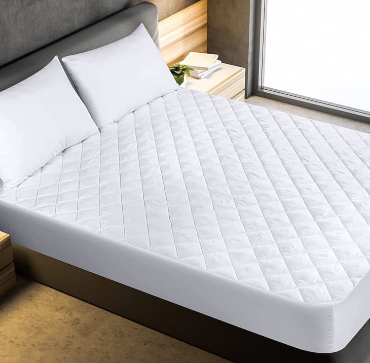 Product Image: Utopia Bedding Quilted Fitted Mattress Pad, Queen