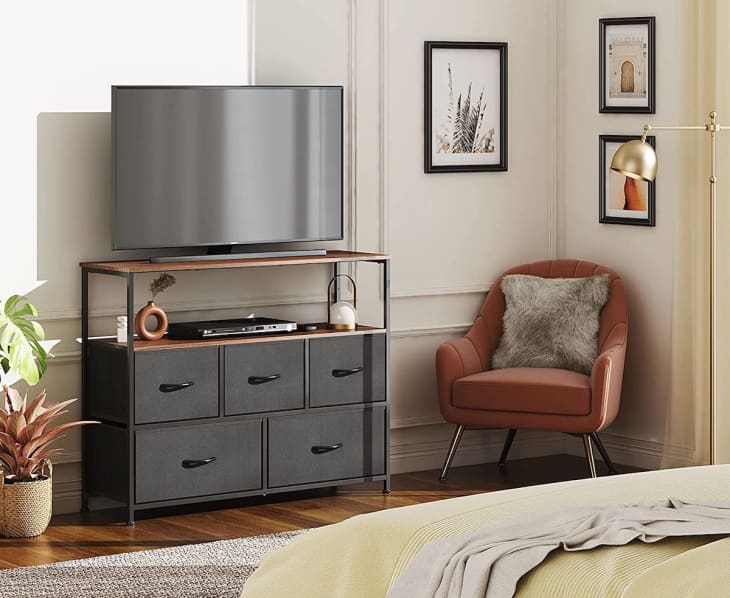 WLIVE TV Stand at Amazon