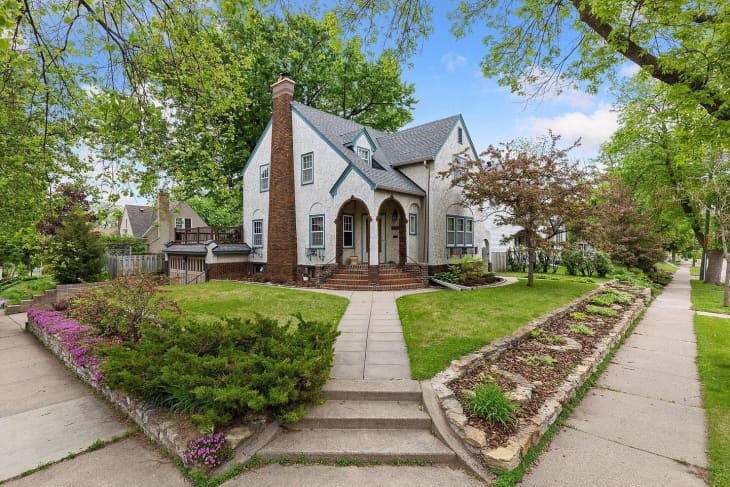 5 Cottagecore Homes For Sale Under 400 000 Apartment Therapy