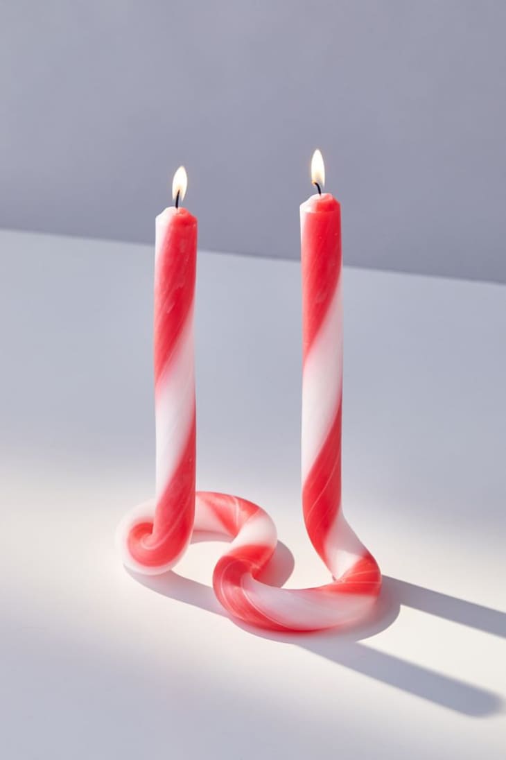 Twist candle in red and white