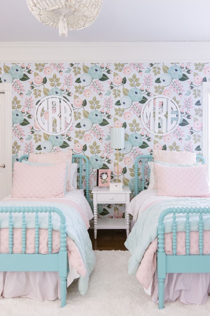 Jenny Reimold's daughters' pastel bedroom