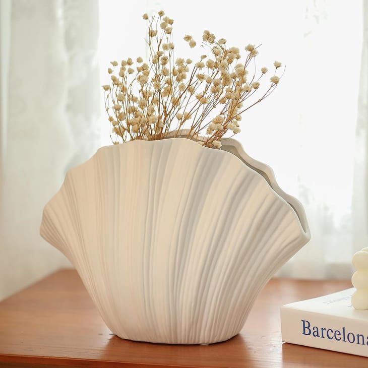Smiletag Shell-Shaped Vase at Amazon