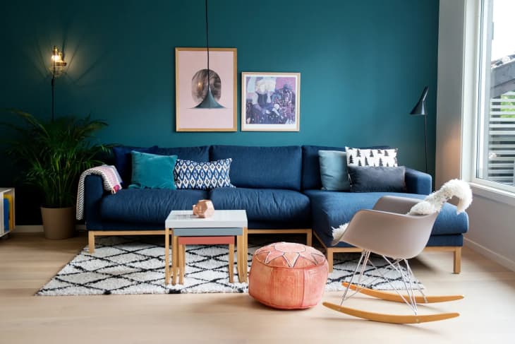 a monochromatic blue living room