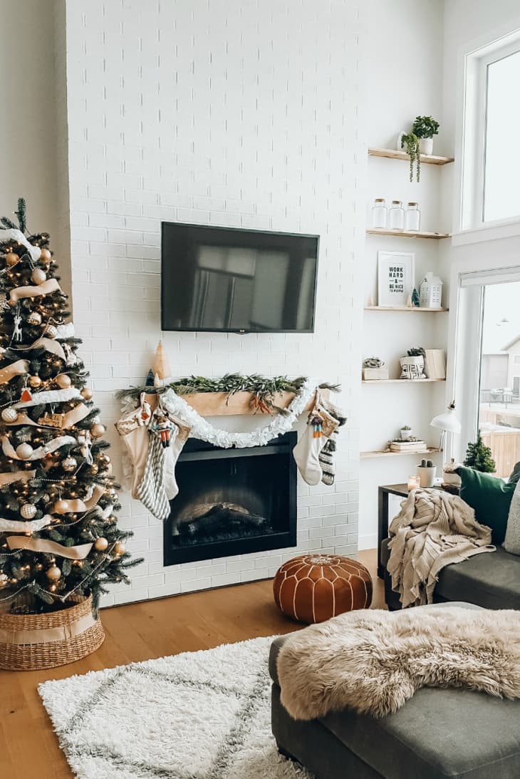 Simple and Cozy Christmas Apartment Decor – That Lemonade Life