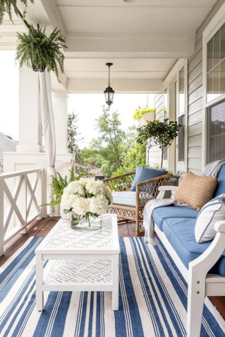 15 Stylish, Welcoming Front Porch Decorating Ideas | Apartment Therapy