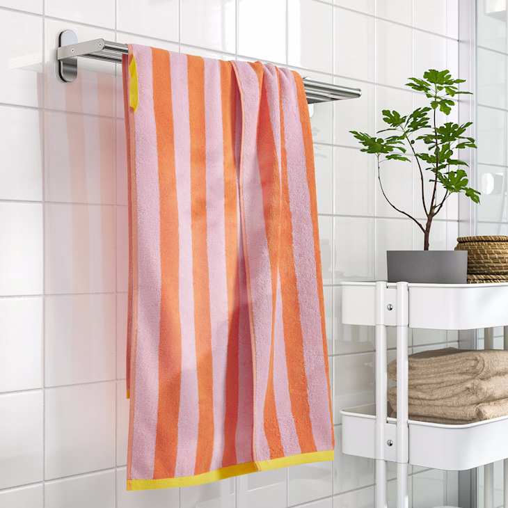 IKEA’s 7 Towels Are a Perfect Dusen Dusen Dupe Apartment Therapy
