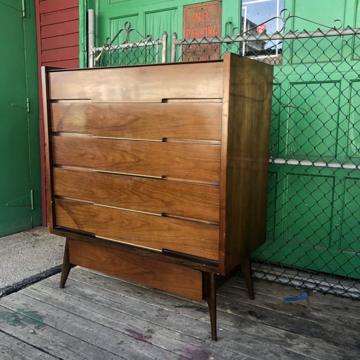 The Top 4 Places to Shop Vintage Online Apartment Therapy