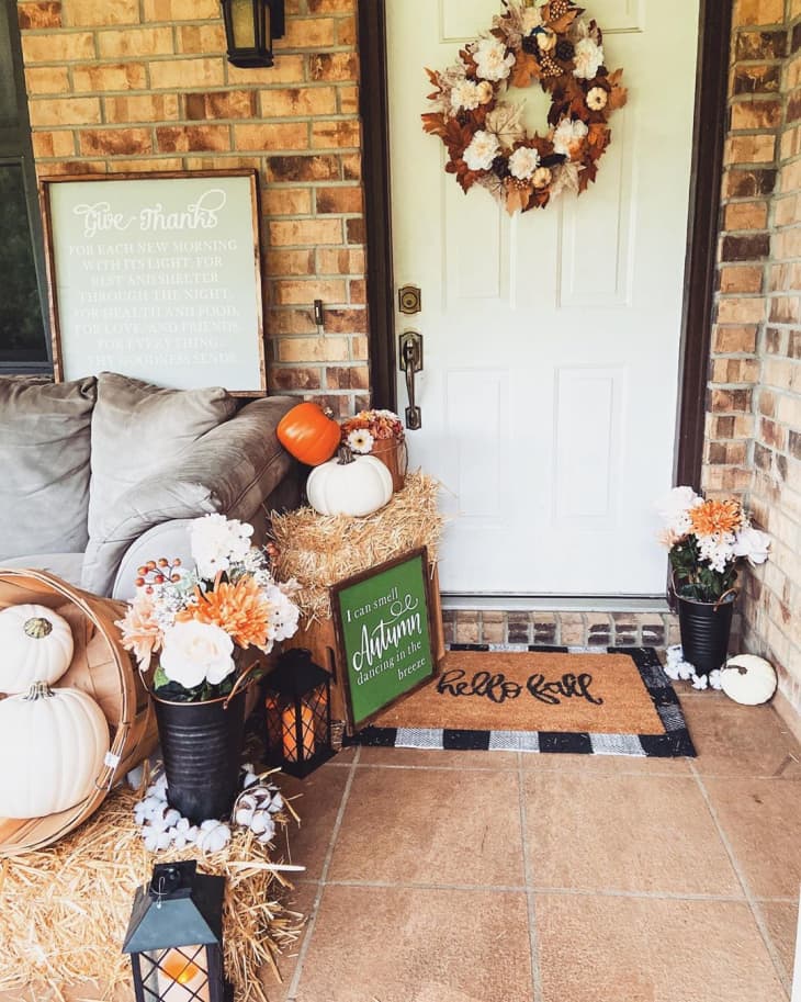 10 Fun Fall Patio Ideas - How to Decorate Your Patio for Autumn ...