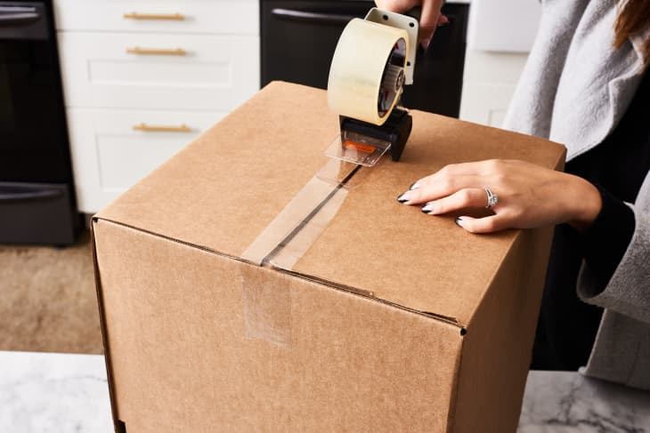 How to Tape Moving Boxes According to a Professional Mover | Apartment ...