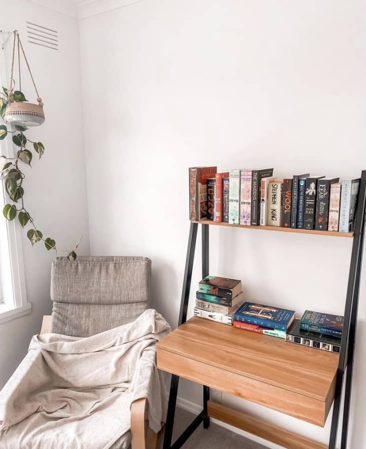 Creating a Cozy Reading Nook in a Small Apartment