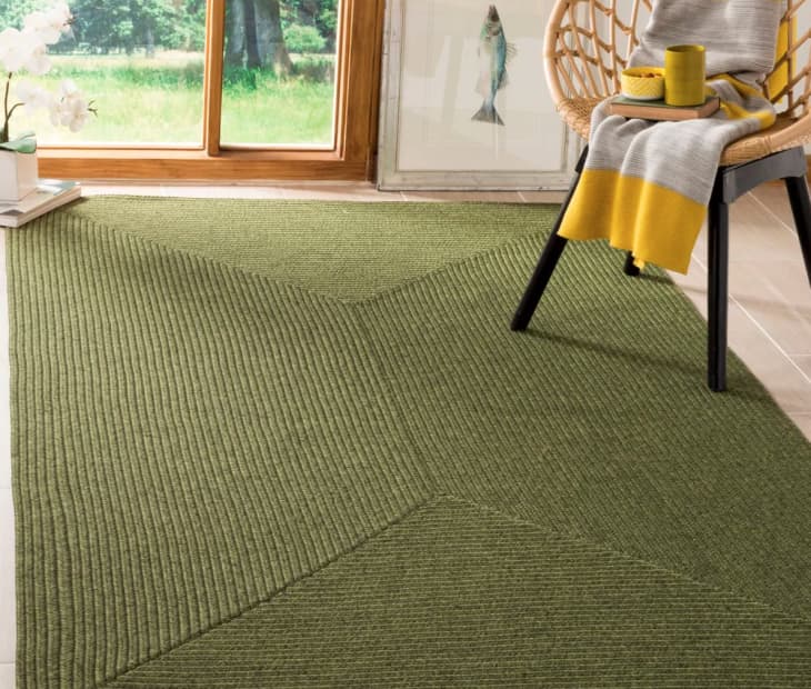 Here's Why You Should Consider Decorating With a Solid Colored Rug Apartment Therapy