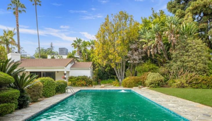 Betty White’s Brentwood Home Is On the Market For $10.5 Million ...