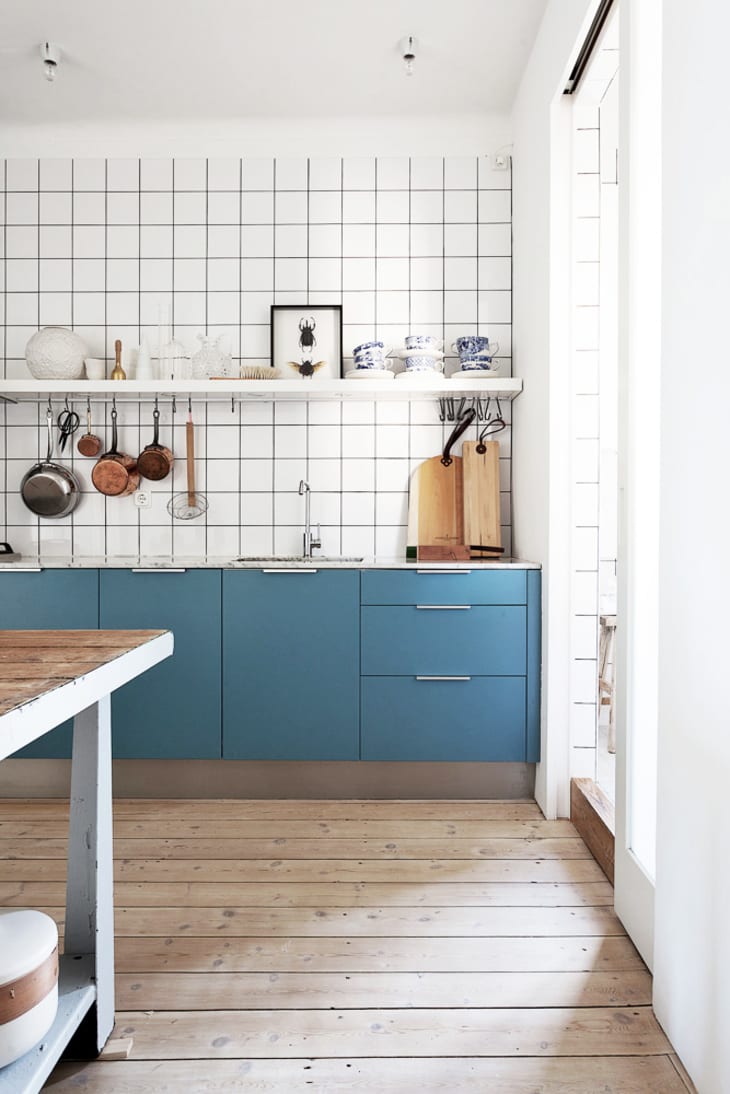 White Square Tiles: A Great Alternative to Subway Tile | Apartment Therapy