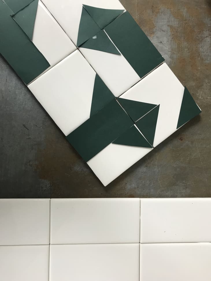 Add a DIY Temporary Bathroom Backsplash in Ten Minutes Apartment Therapy