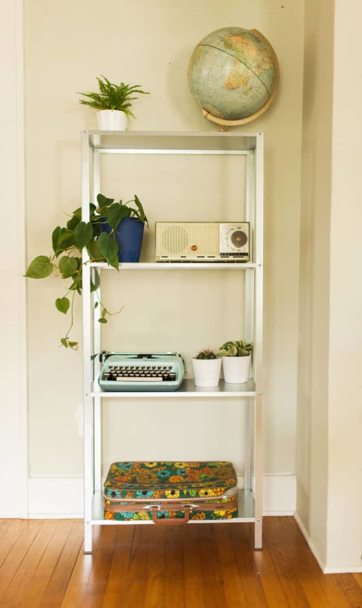 How to Decorate With Typewriters - Vintage Typewriter Design Ideas ...