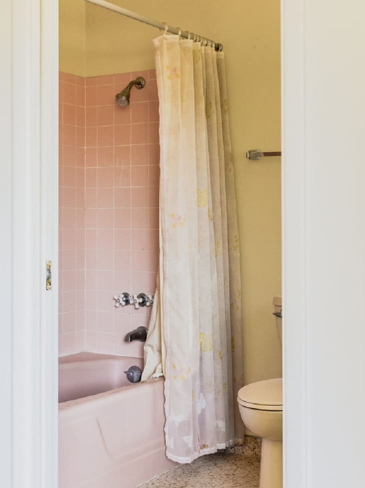 Before and After A Quick Fix for An Outdated Bath Apartment Therapy