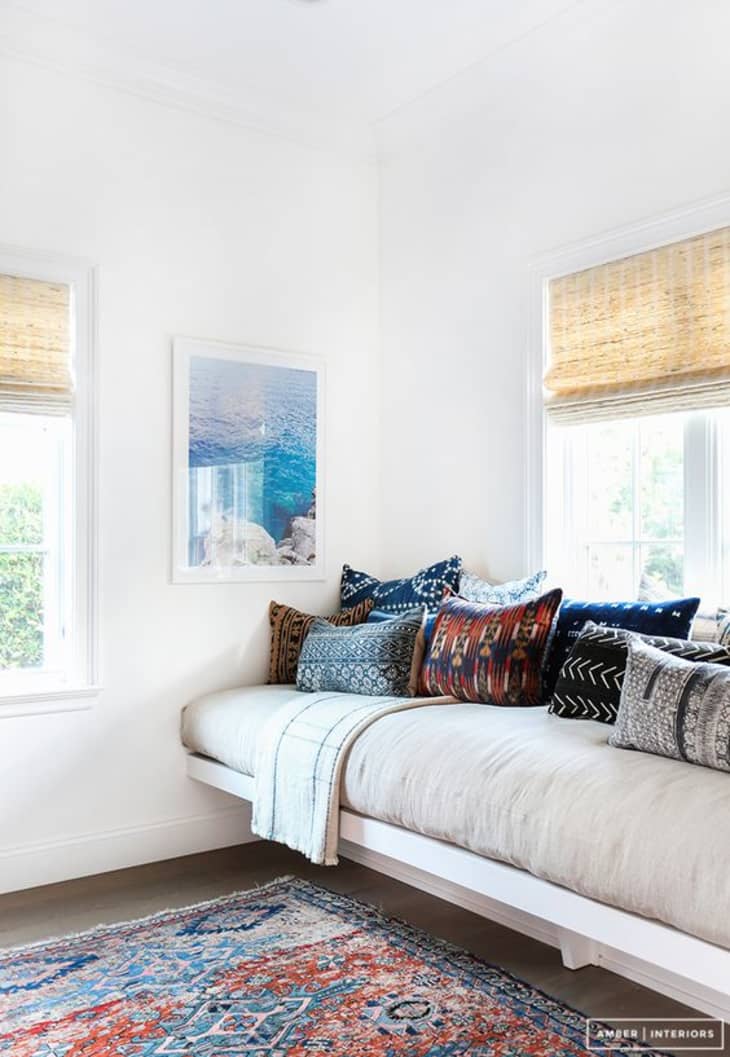 NoFail Recipes for Artfully Arranging Your Sofa Pillows Apartment