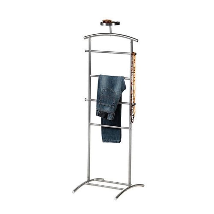 Cloth discount putting stand