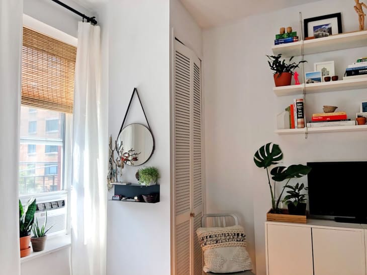 Small Space Decorating Ideas in a NYC Studio Apartment | Apartment Therapy