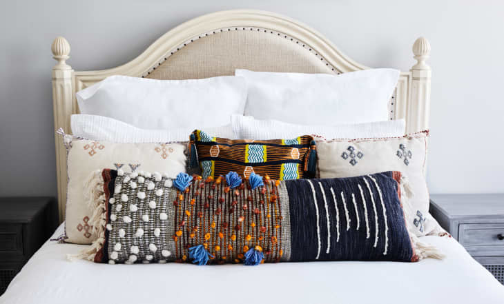 6-ways-to-arrange-your-bed-pillows-apartment-therapy