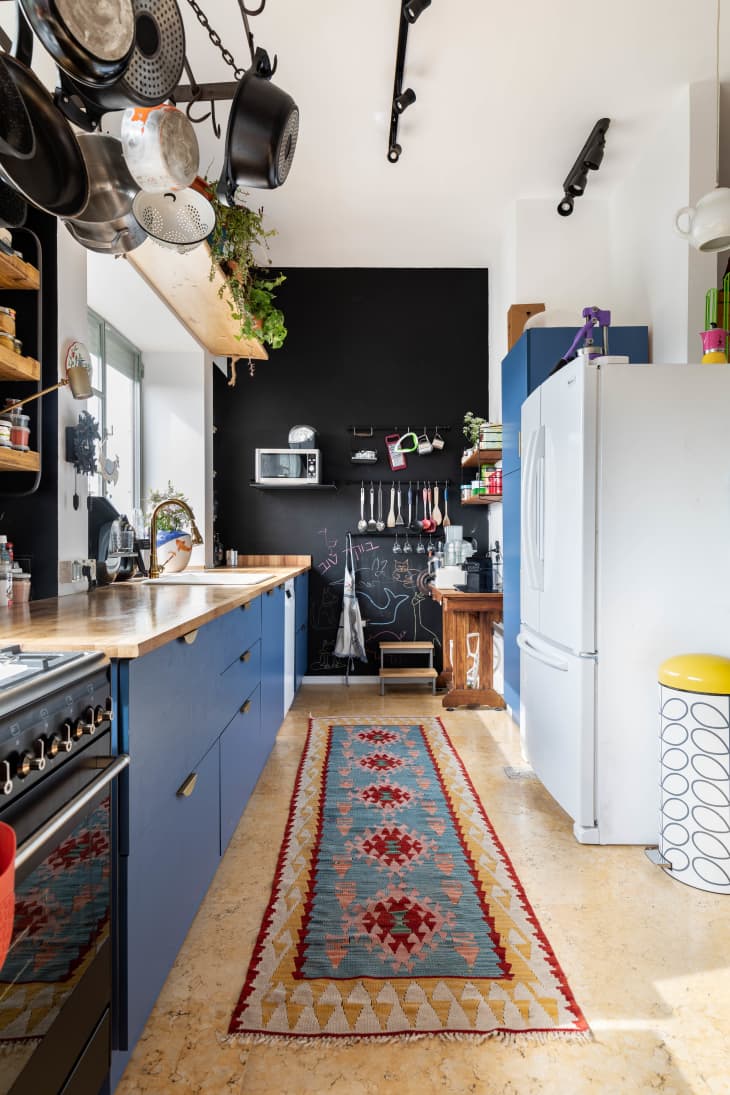 Renter Solution's Colorful Rental Apartment Decor | Apartment Therapy