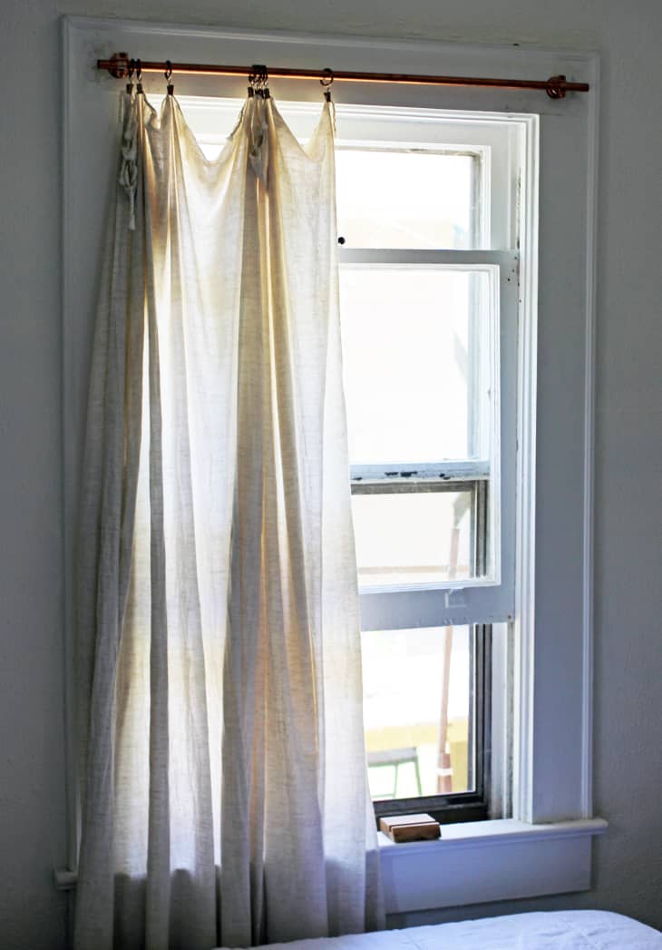 Affordable & Easy Copper Pipe Curtain Rod Tutorial Apartment Therapy