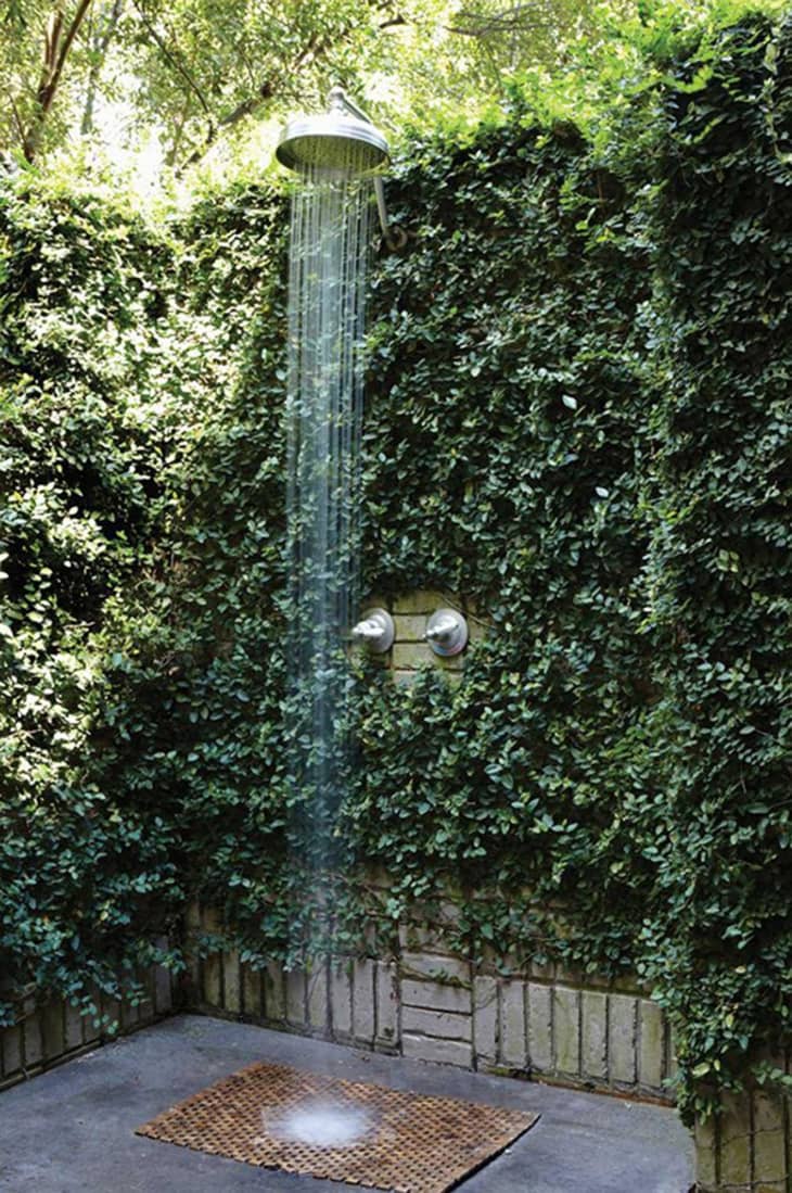21 Refreshingly Beautiful Outdoor Showers I Bet You’d Love to Step Into