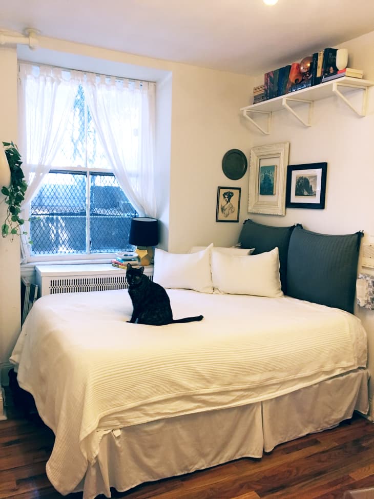 Small Studio Apartment Decor and Layout Ideas | Apartment Therapy