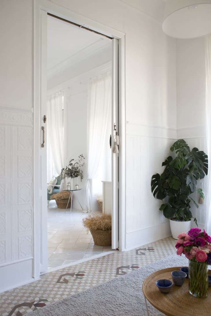 House Tour: An All-White Minimal Spanish Home | Apartment Therapy