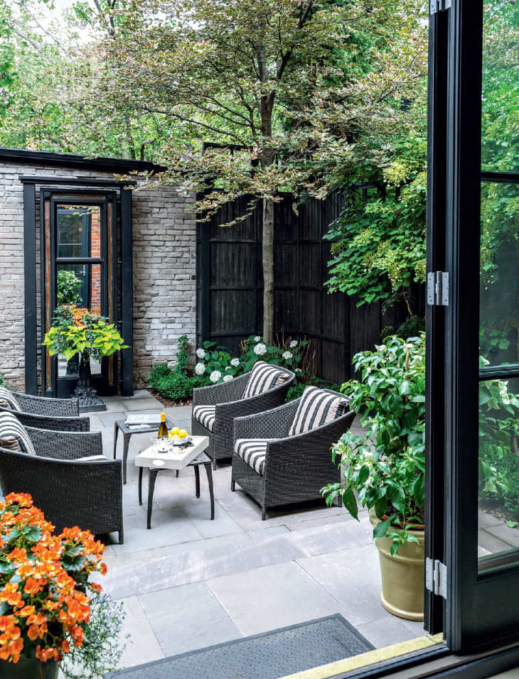 Landscape Inspiration: A Dozen Lush & Lovely Townhouse Backyards ...