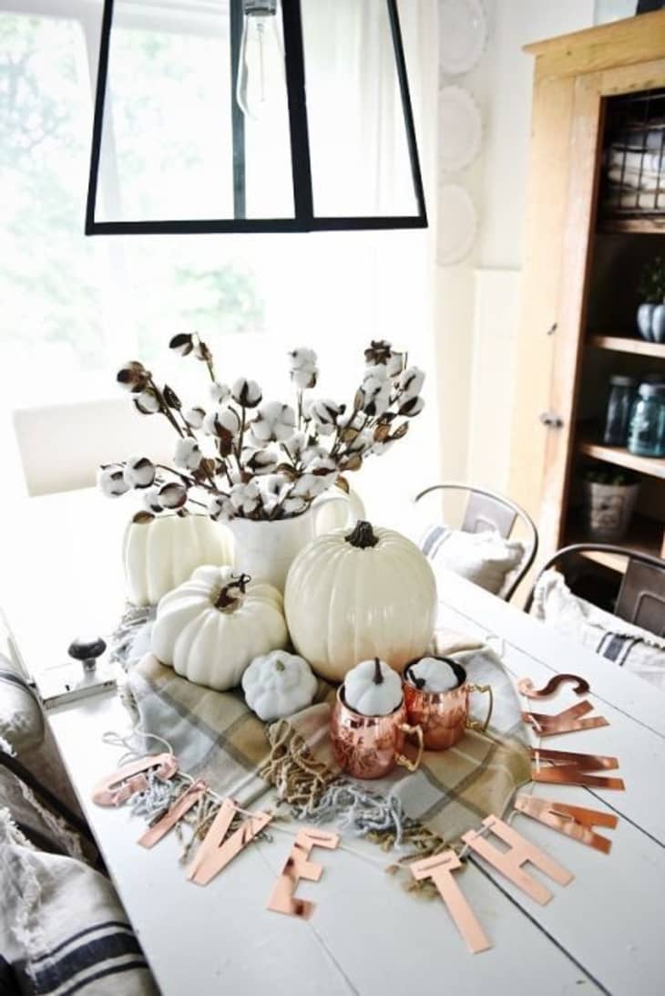 60 Fun Fall Decorating Ideas - Best Autumn Home Decor Ideas | Apartment ...