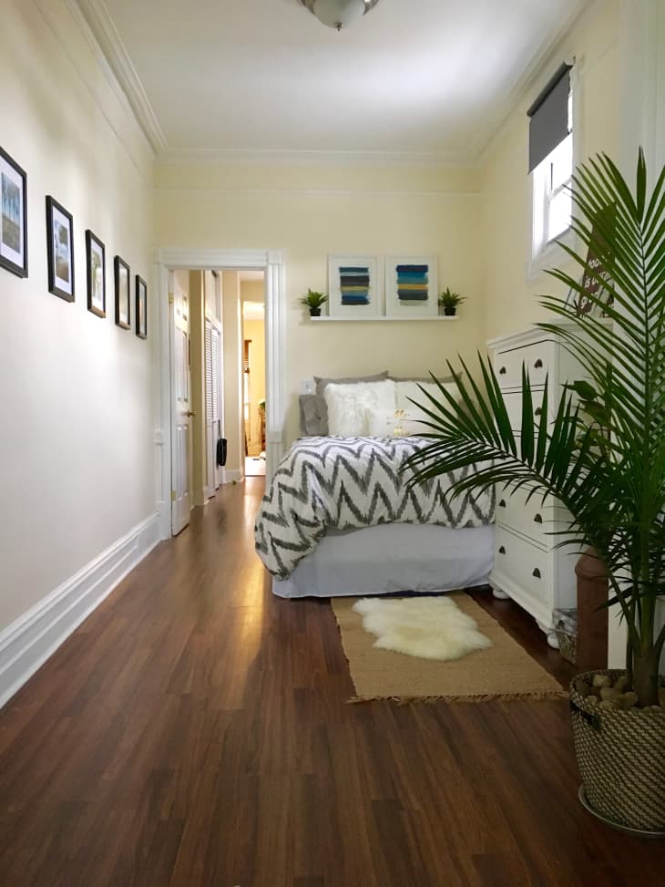 A Comfy & Cozy Railroad Apartment Apartment Therapy