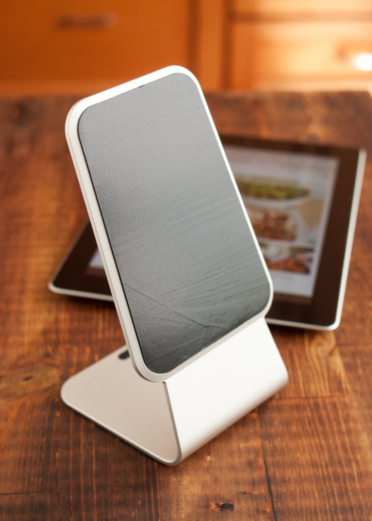 This Ipad Stand Has The Gripping Power Of A Gecko 