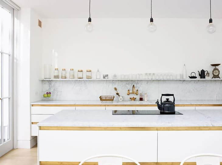 kitchen venthood with quartz wall no upper cabinet
