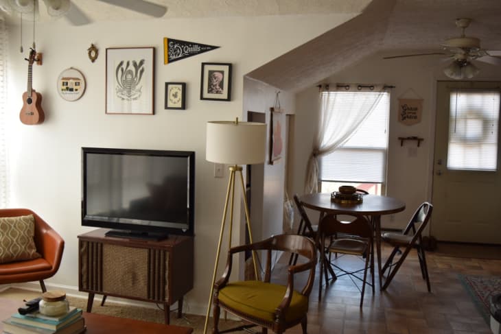 Image showcasing 29 Mid Century Modern Apartment Living Room Ideas That Look Retro and ...