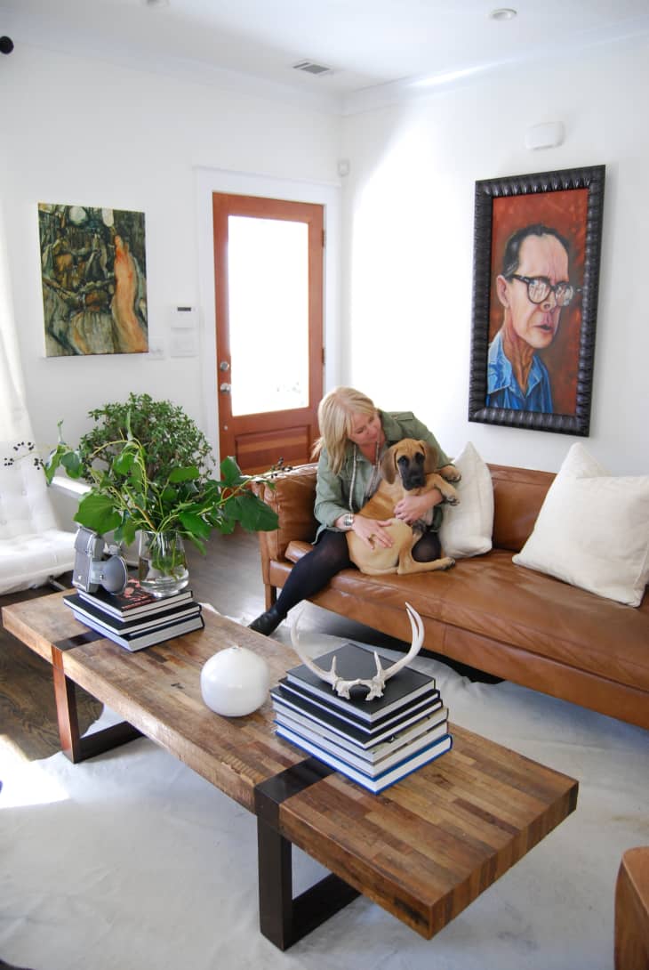 Using a bench as store a coffee table