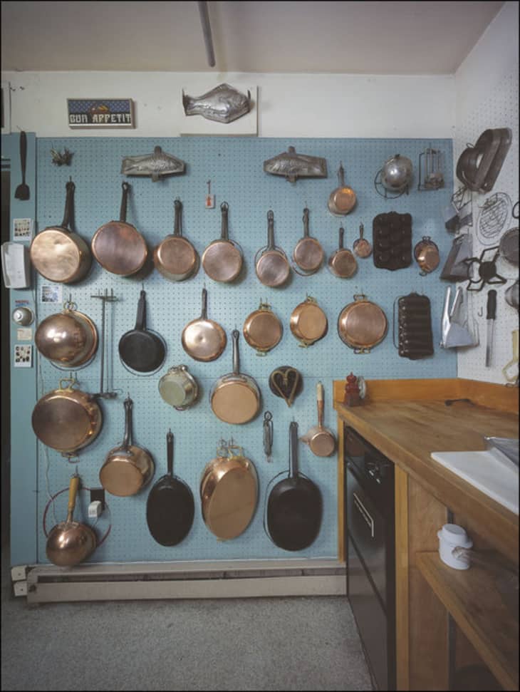 storing pots and pans in small kitchen