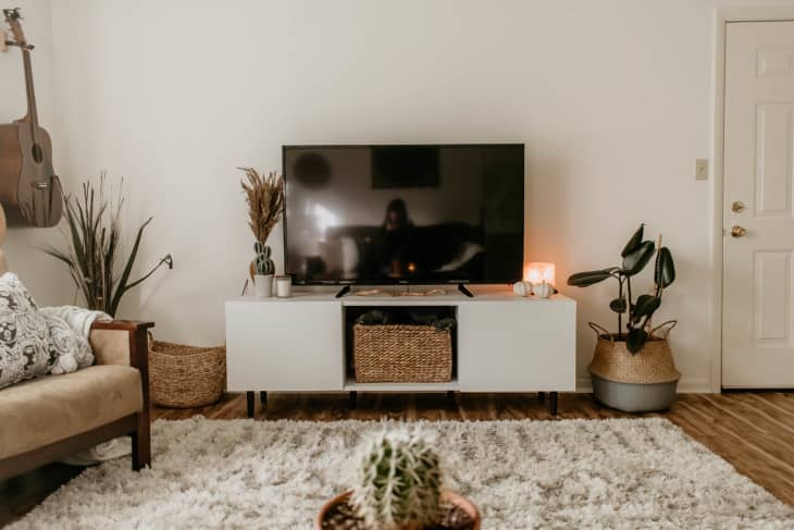 Earthy Elegance in Small Apartment Living