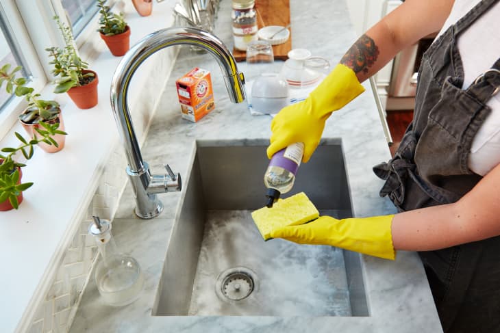 sims 4 wash dishes in kitchen sink