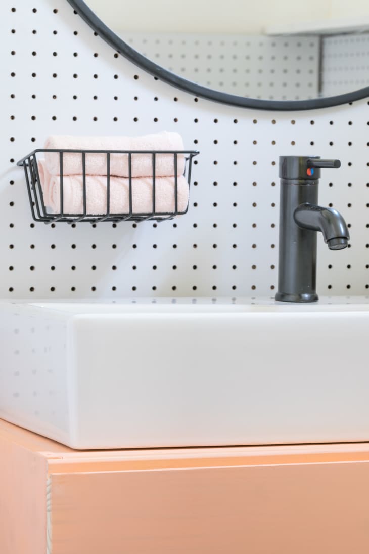 After: A Budget Rental Bathroom Makeover Under $500 | Apartment Therapy