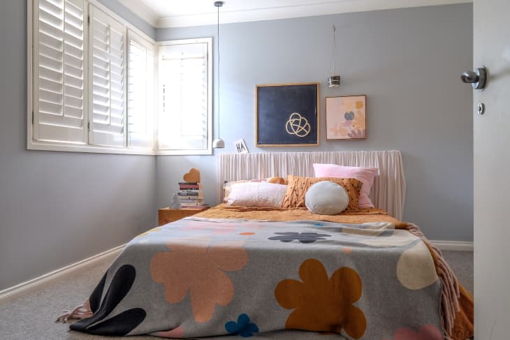 Colorful Bedding Design Ideas - Non-White Bedding | Apartment Therapy