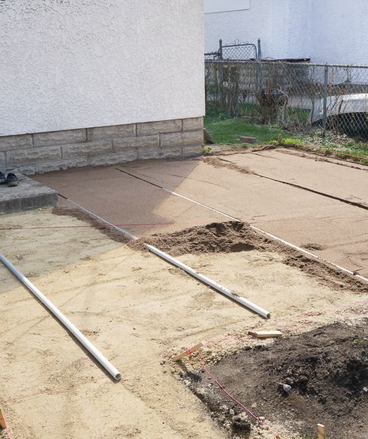 DIY Tips The Best Way to Lay a Brick Paver Patio Apartment Therapy