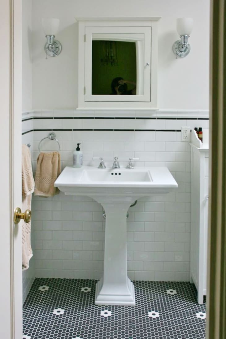 Mosaic Tile Floor Ideas for Vintage Style Bathrooms | Apartment Therapy